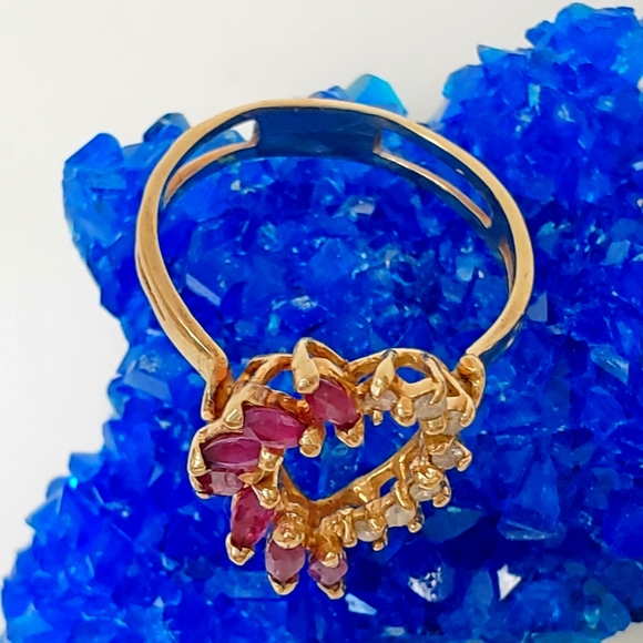 Heart 14k Yellow Gold Ring Diamond & Sapphires Ring 4 gram SZ -7 resizable - Picture 9 of 15